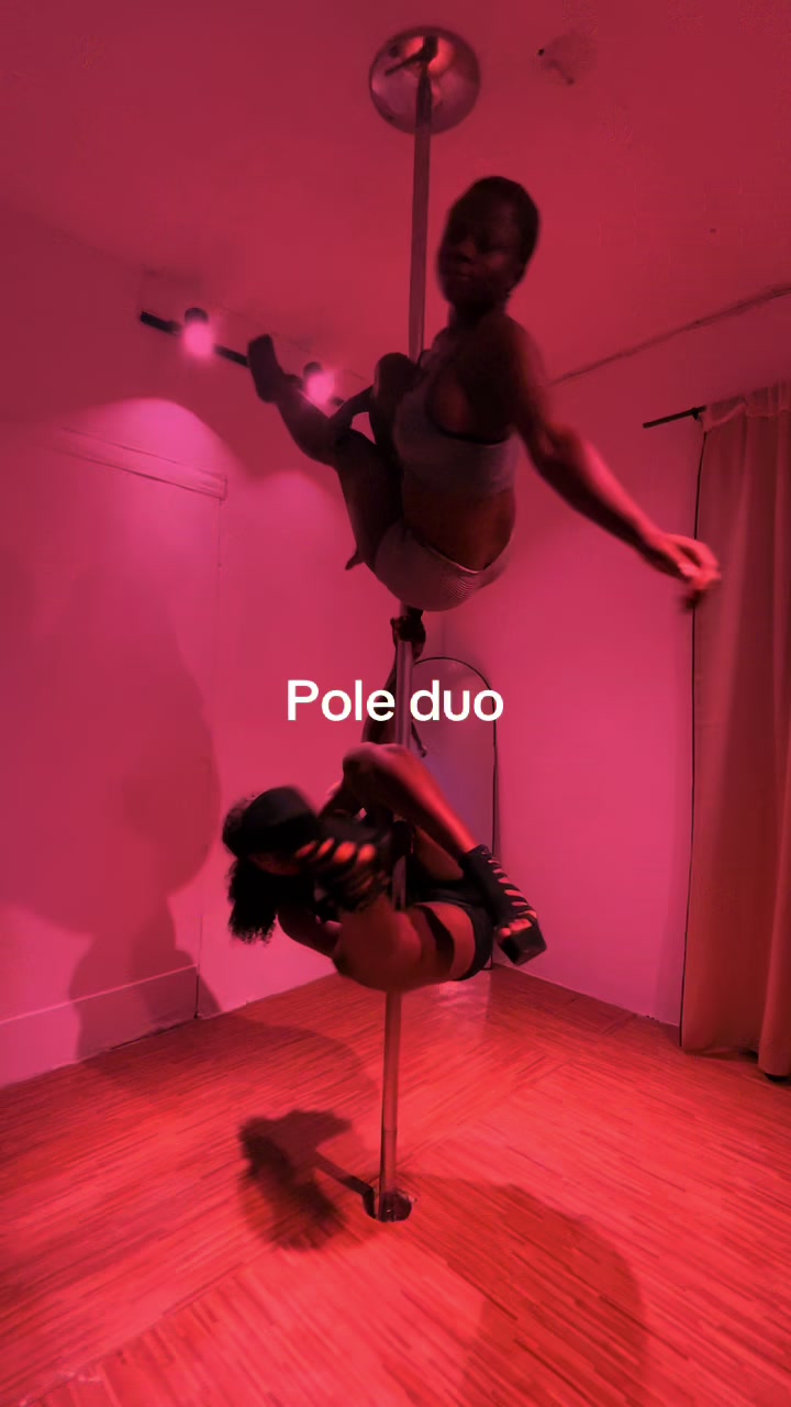 @Briana ~ Pole dancer
