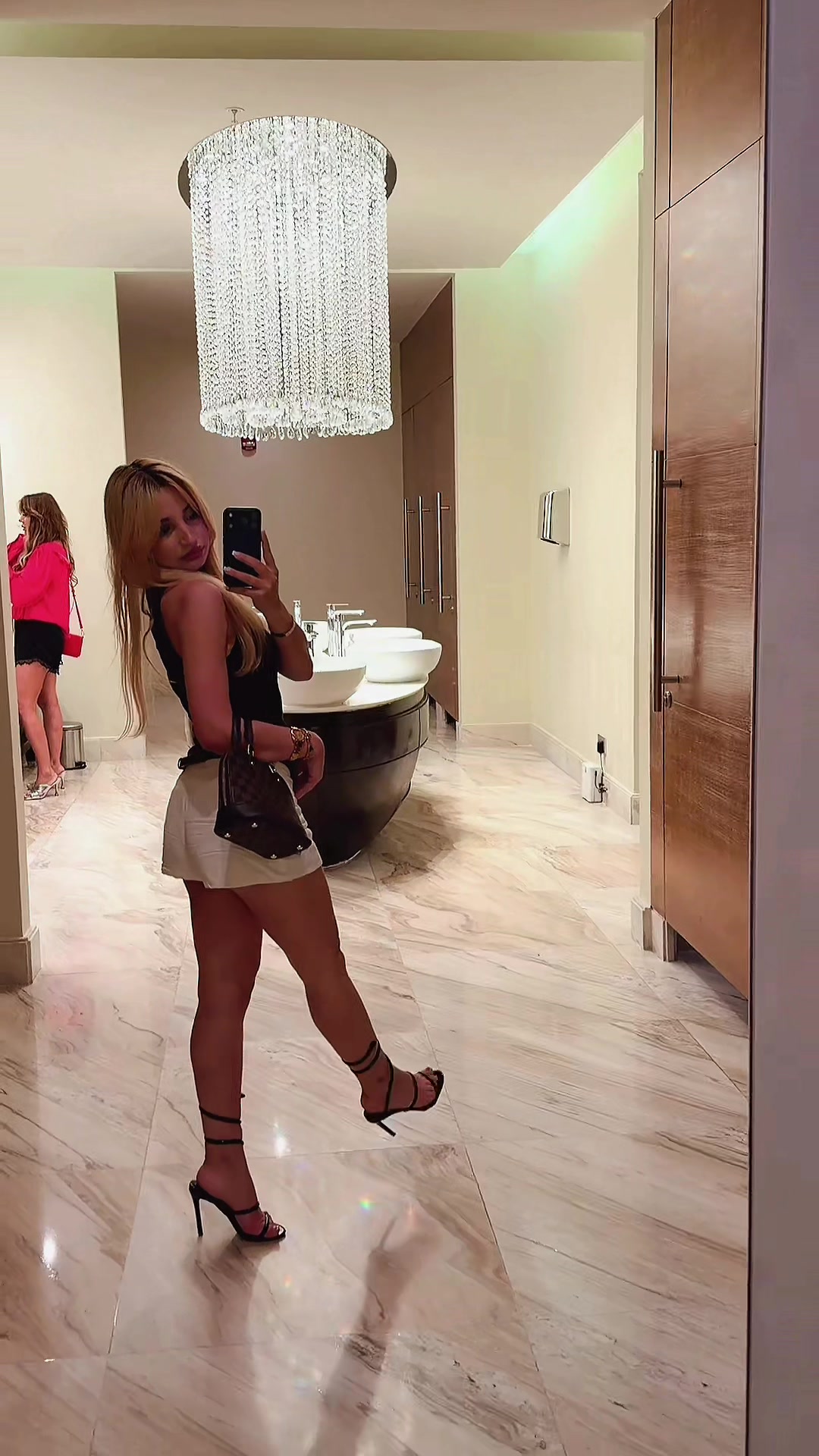 @Yourfavblonde🪩
