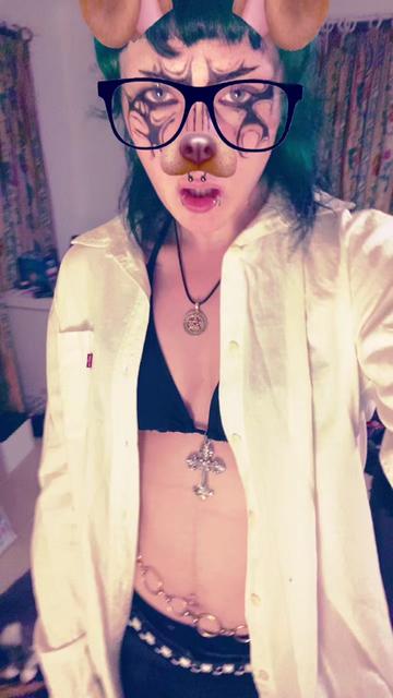 @imthegremlininurwalls🧍