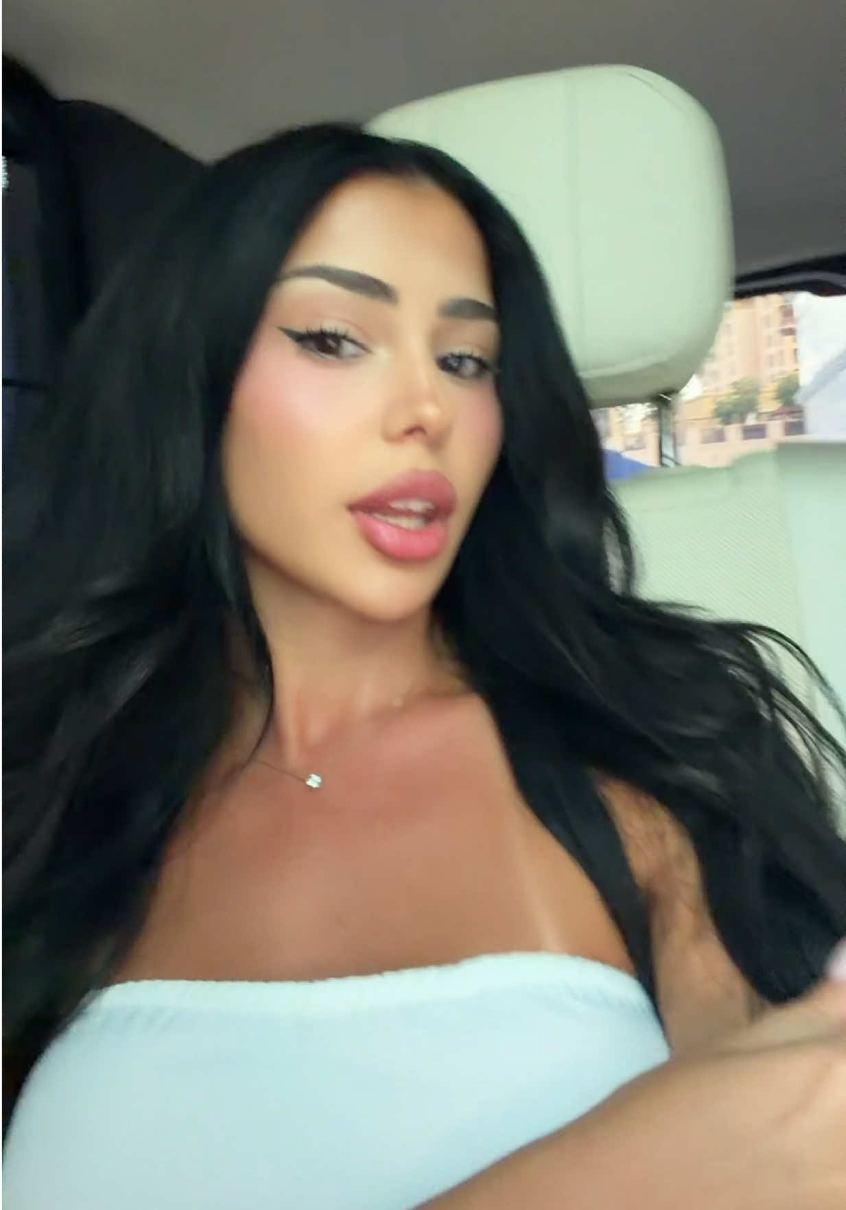 @DANIELA