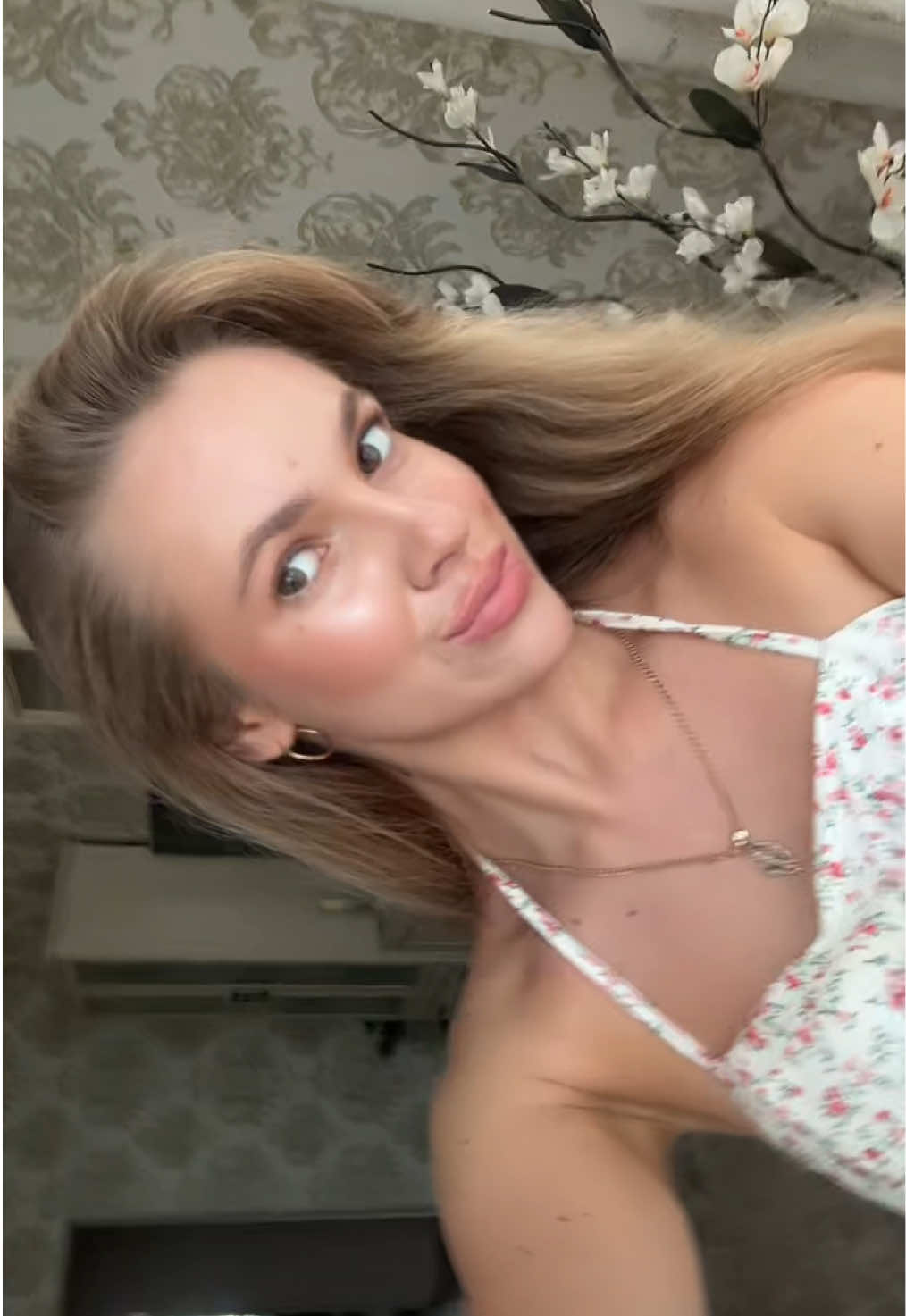 @anastzhm