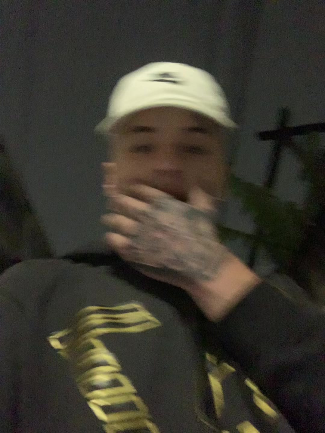 @menochefee77