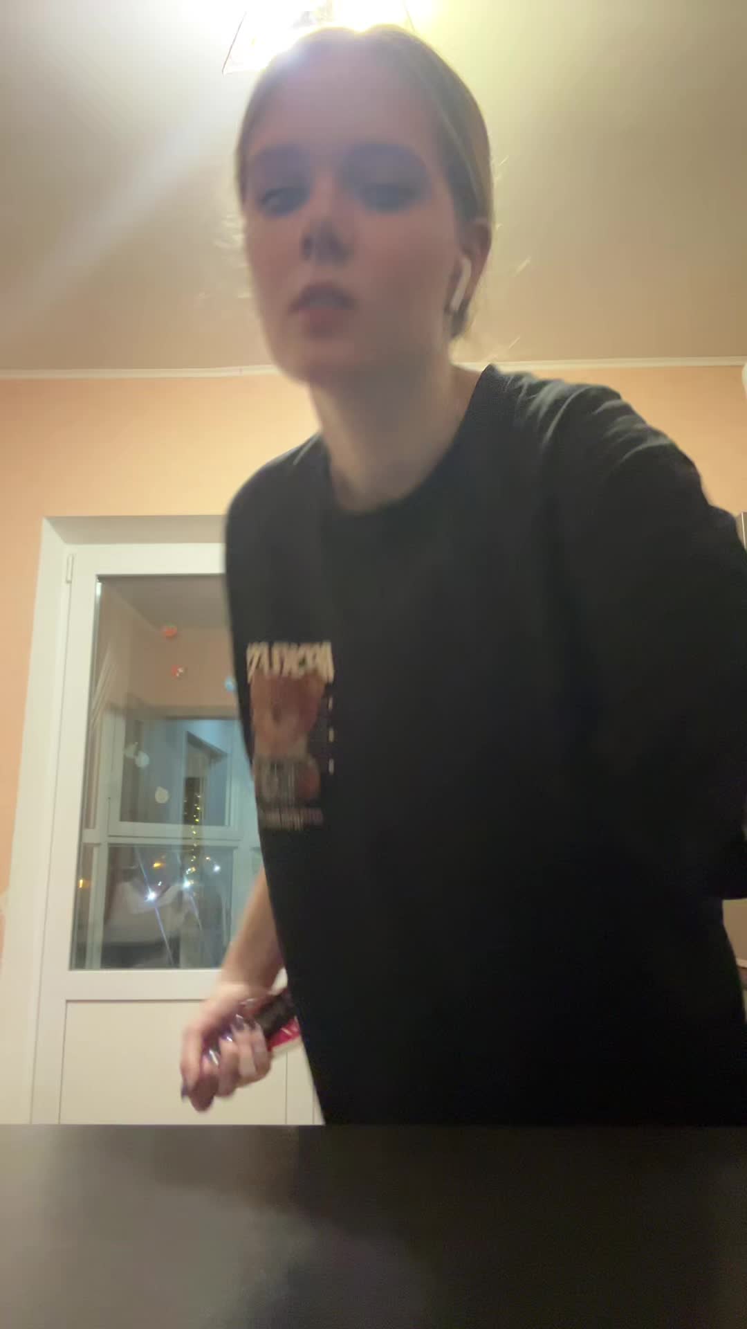 @😈