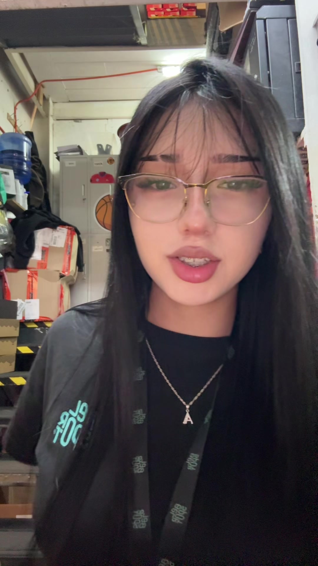 @️