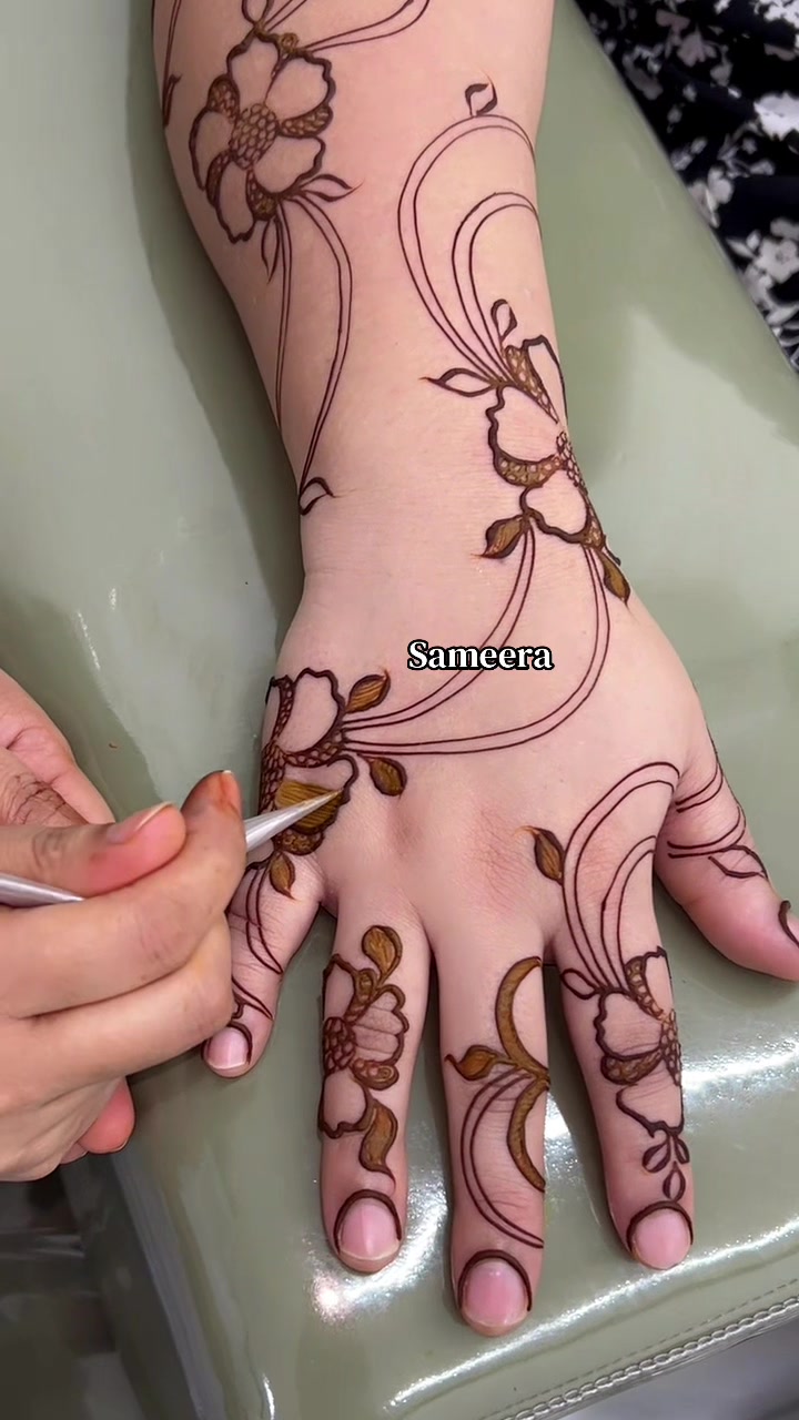 @hennaArtist Samee🖤