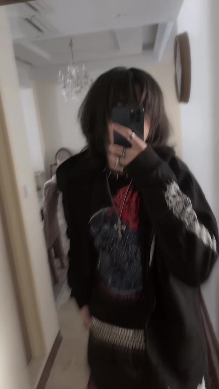 @blooodyravenn
