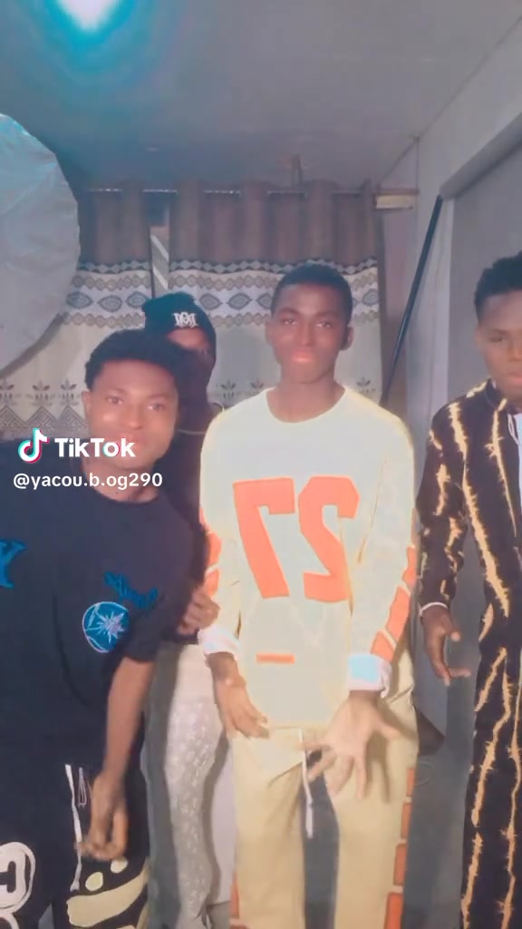@Flokiss💍💍📸🇬🇳224
