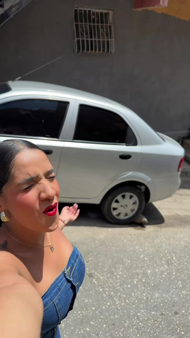 @anaisurbano2
