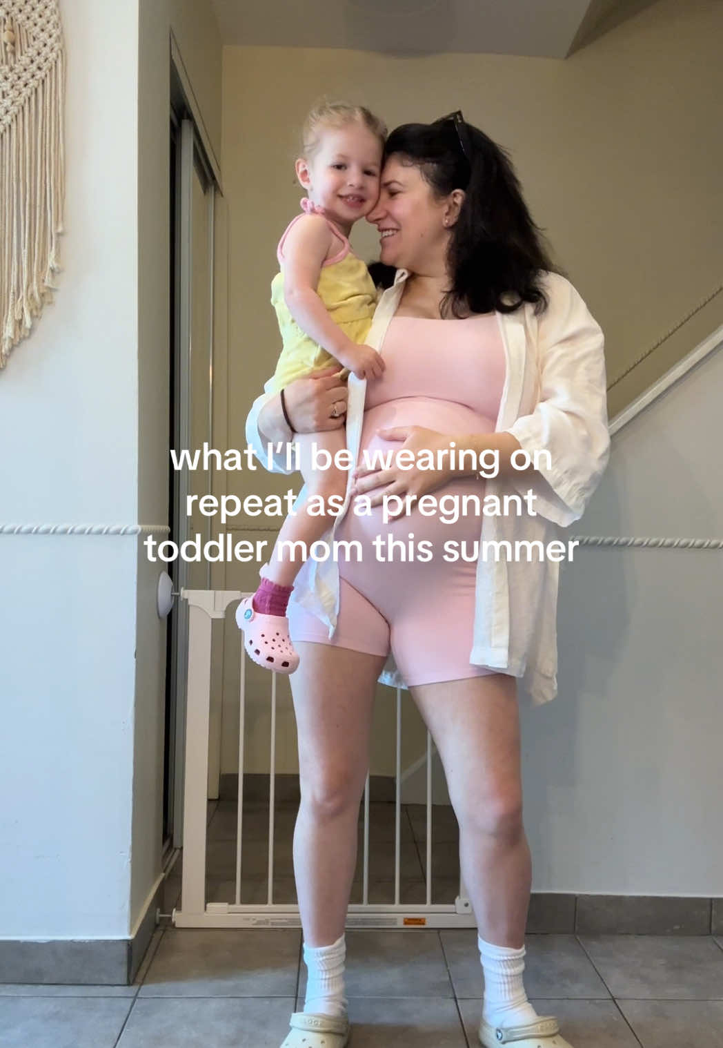 @Hannah &bull; Pregnant Toddler Mom