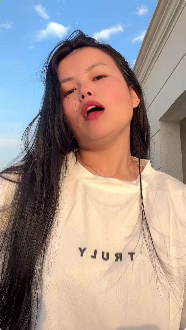 @Theemra🦋