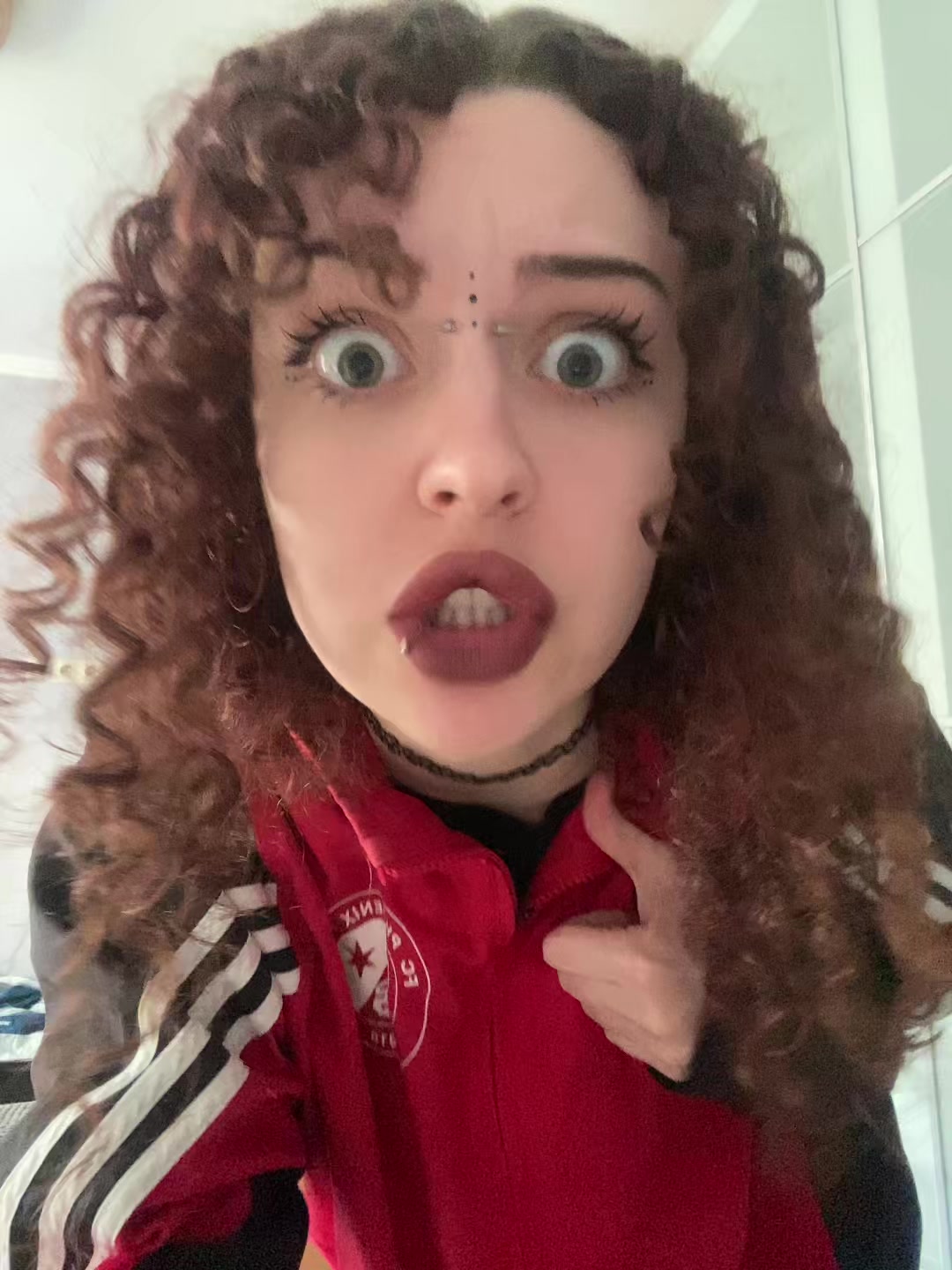 @пистолетова.