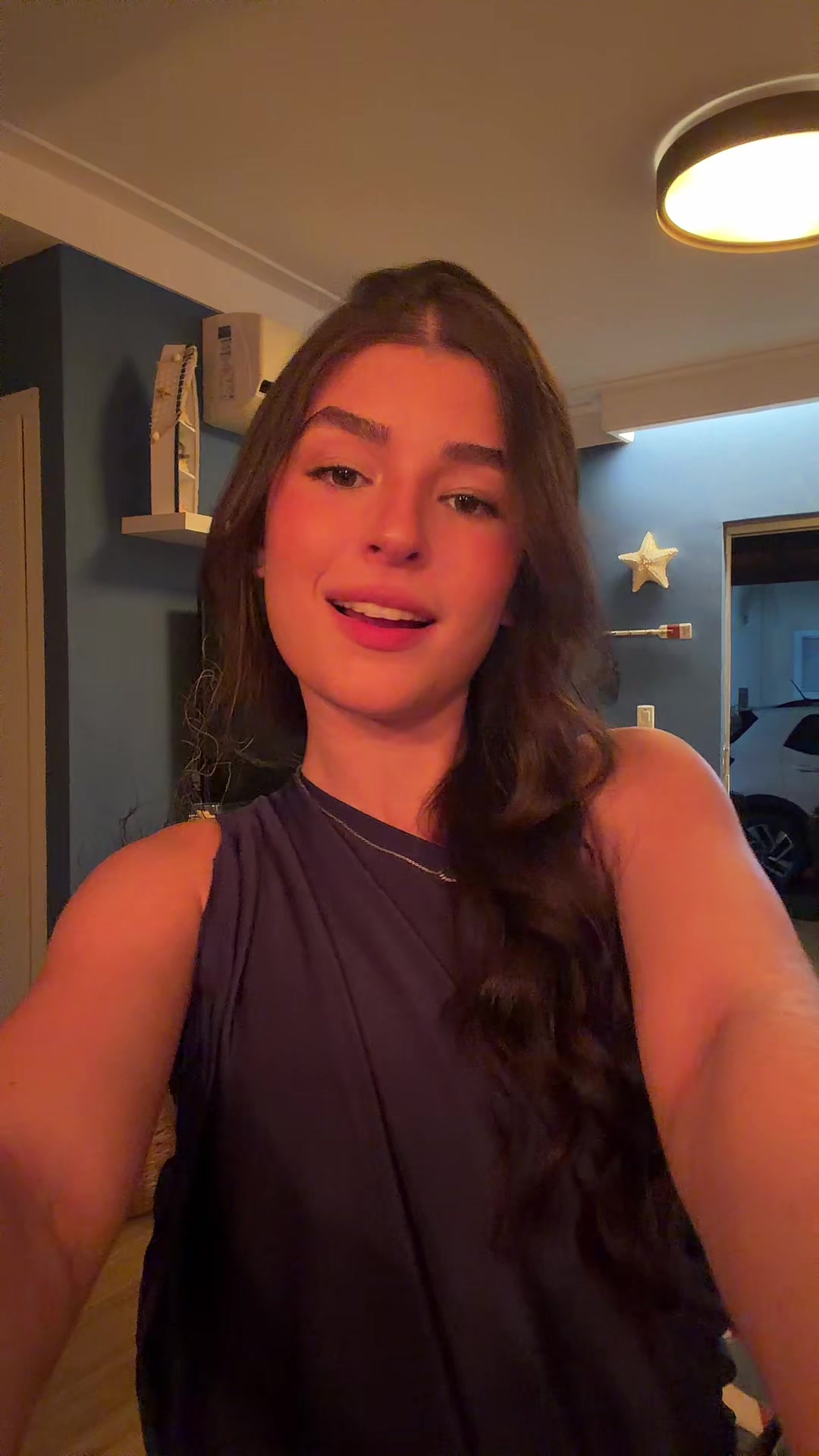@:) laura