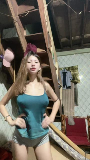 @Cheska03