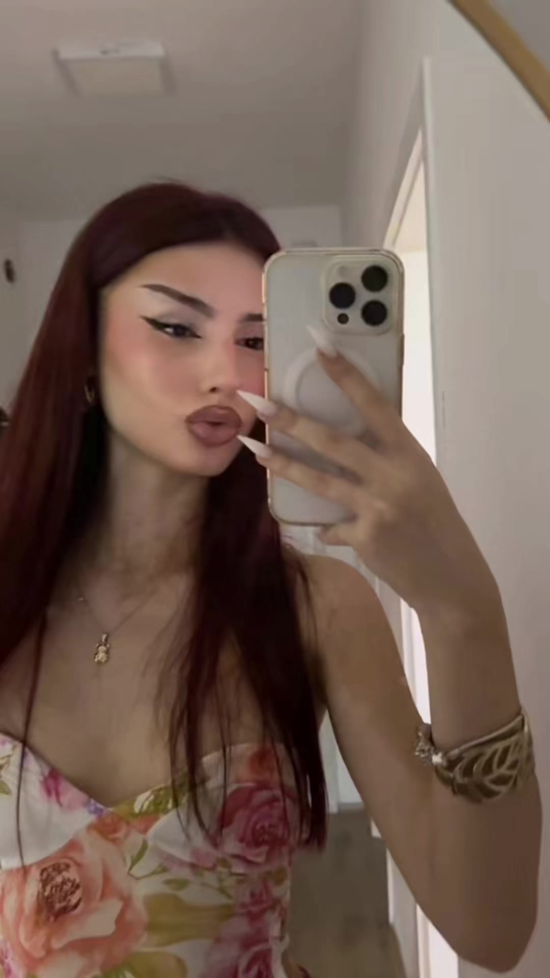 @🪬