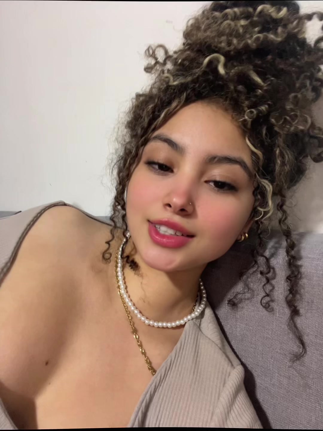 @Scarlethr_22