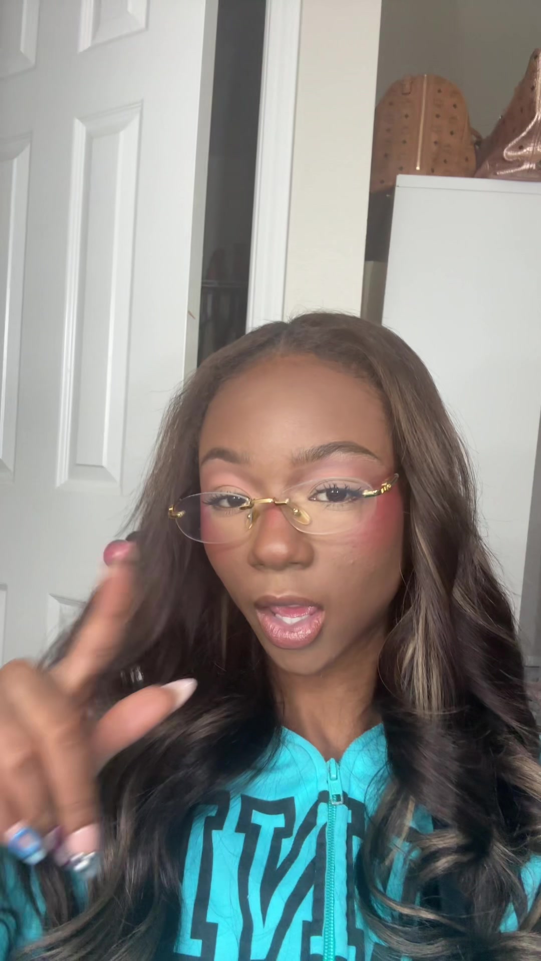 @Ari D.