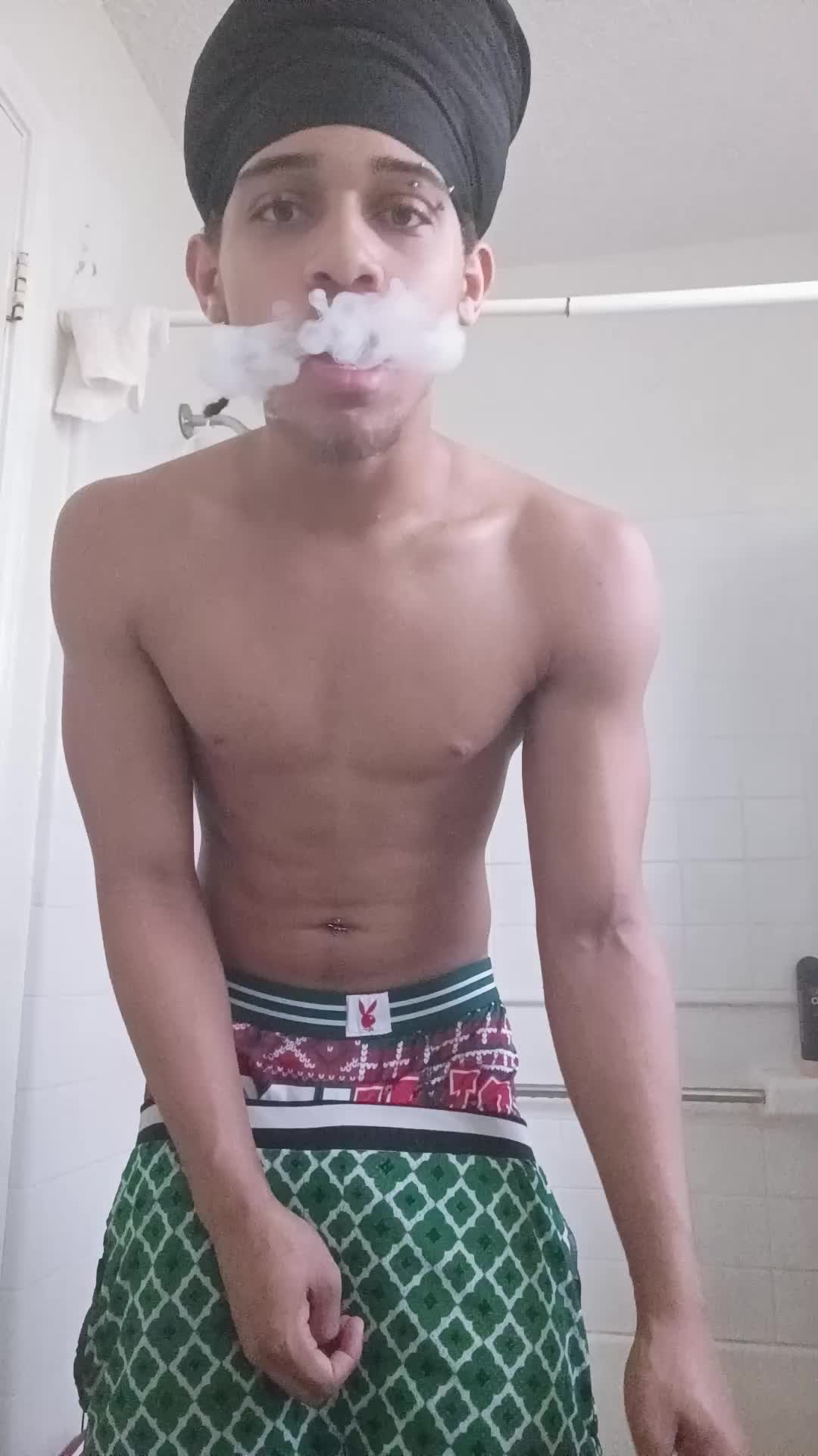 @👻