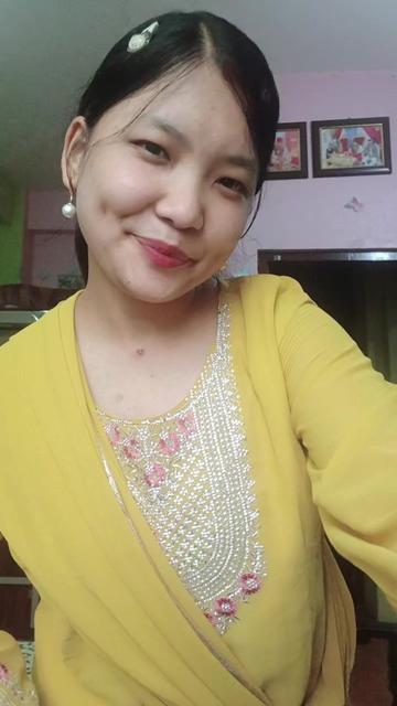 @लेआ गुरुङ