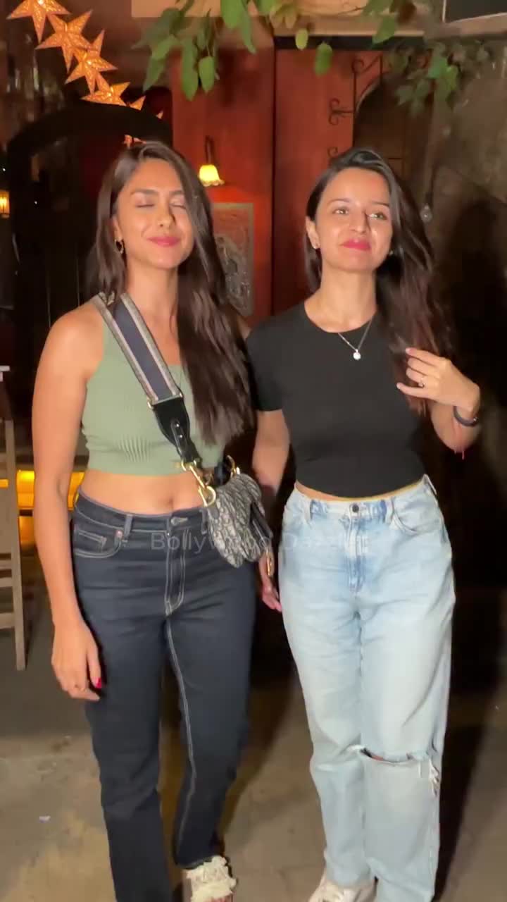 @mrunalthakur