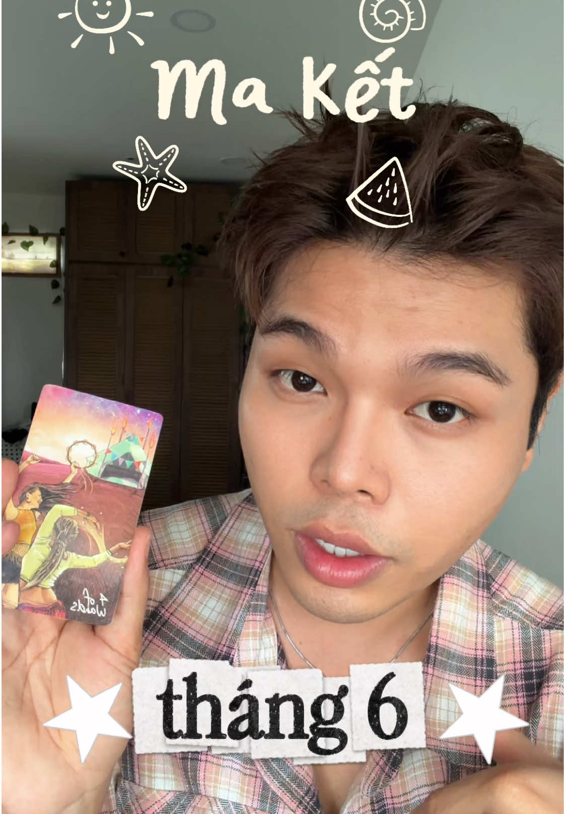 @Một chiếc &ocirc;m nhỏ ch&iacute;u