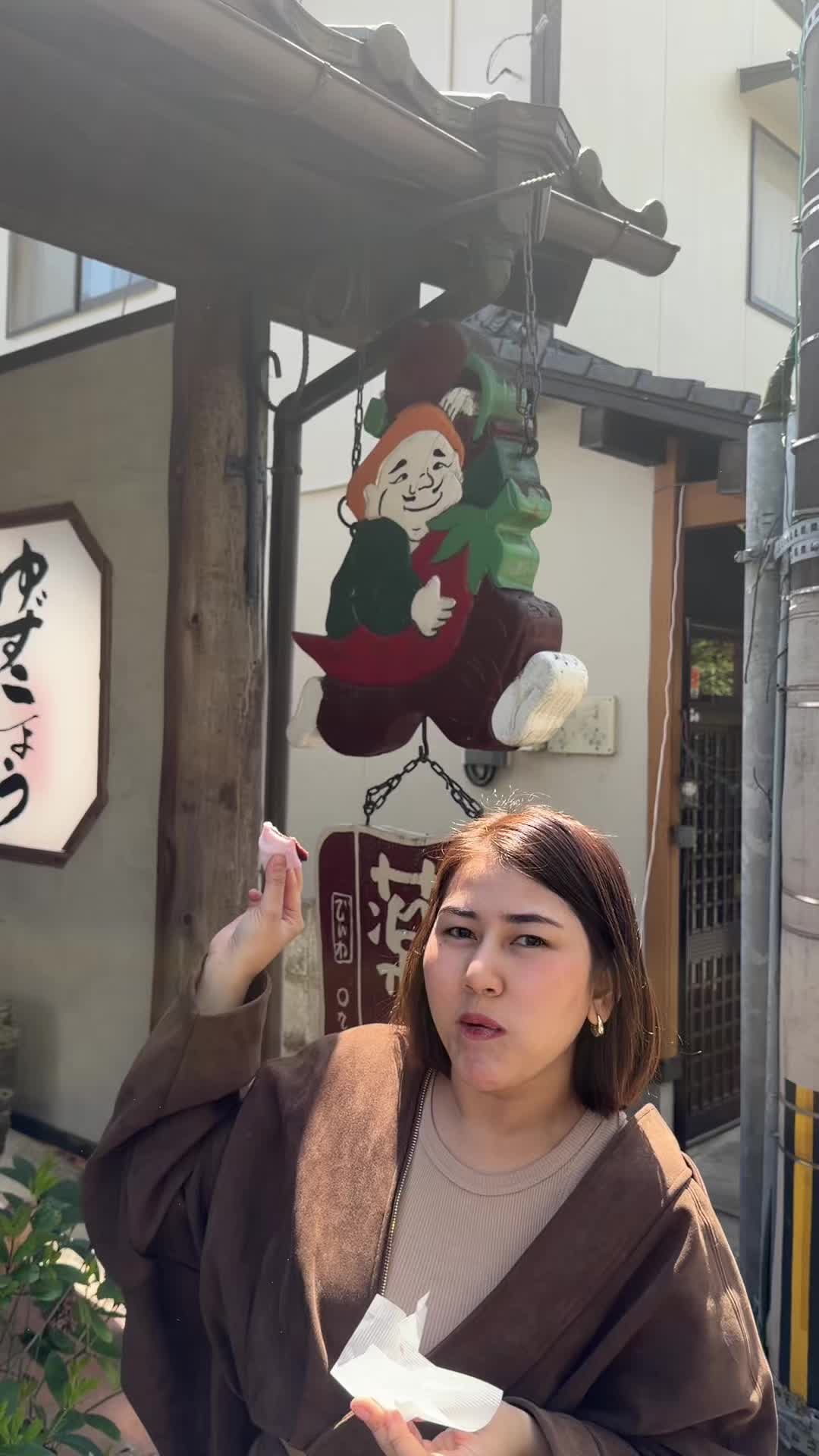@chintyaamelia