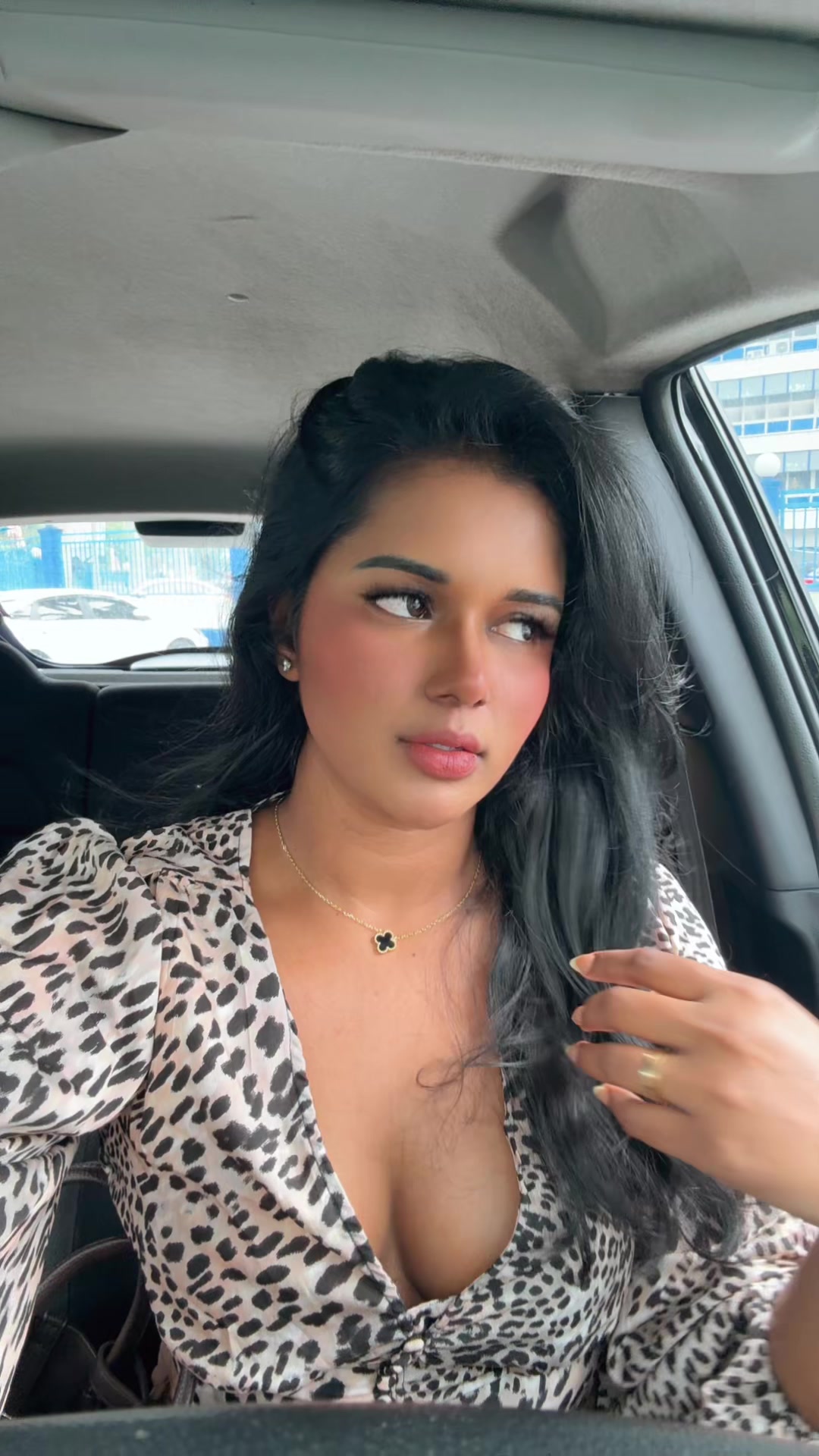 @Mitrra