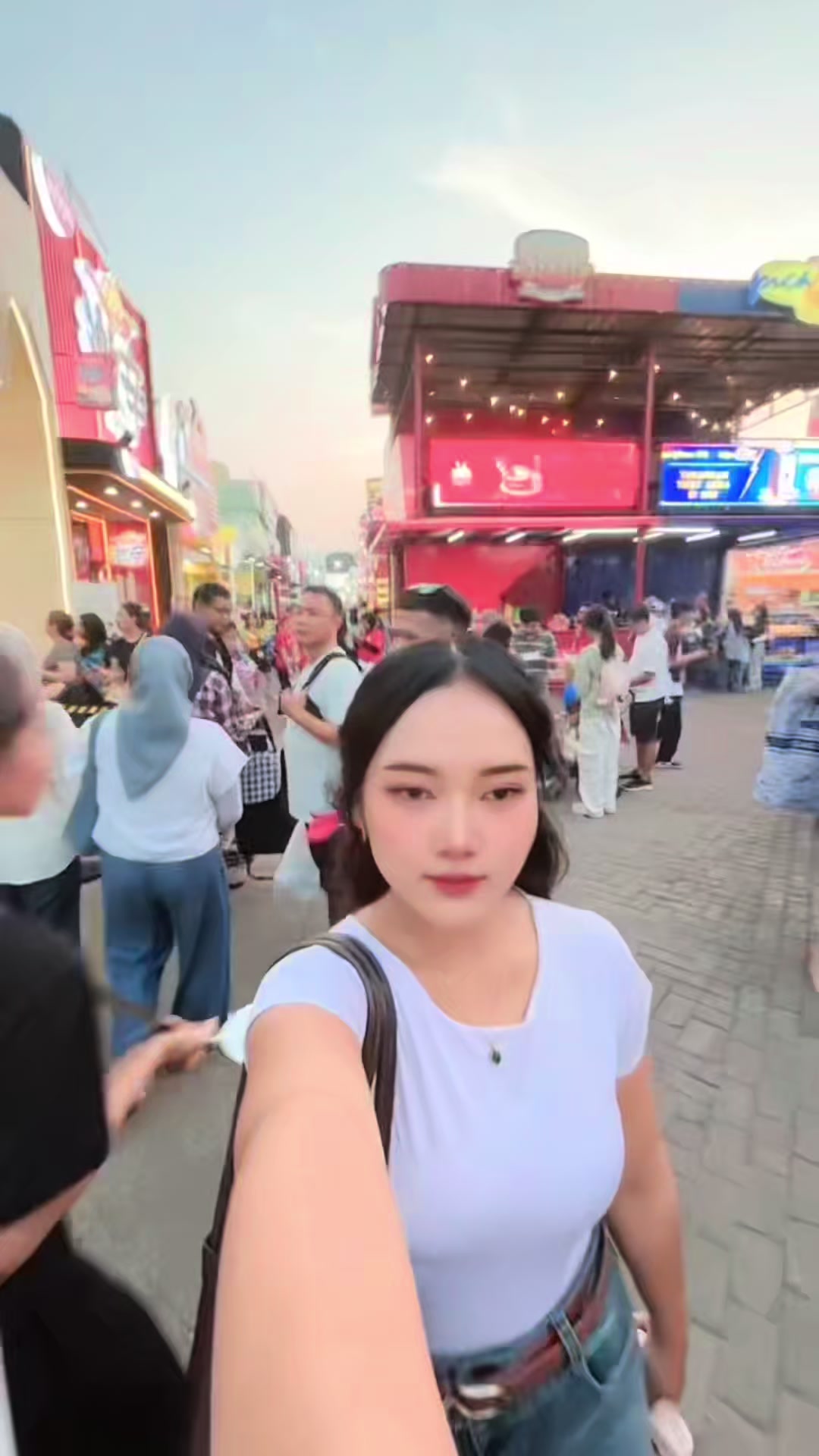 @Aml001_