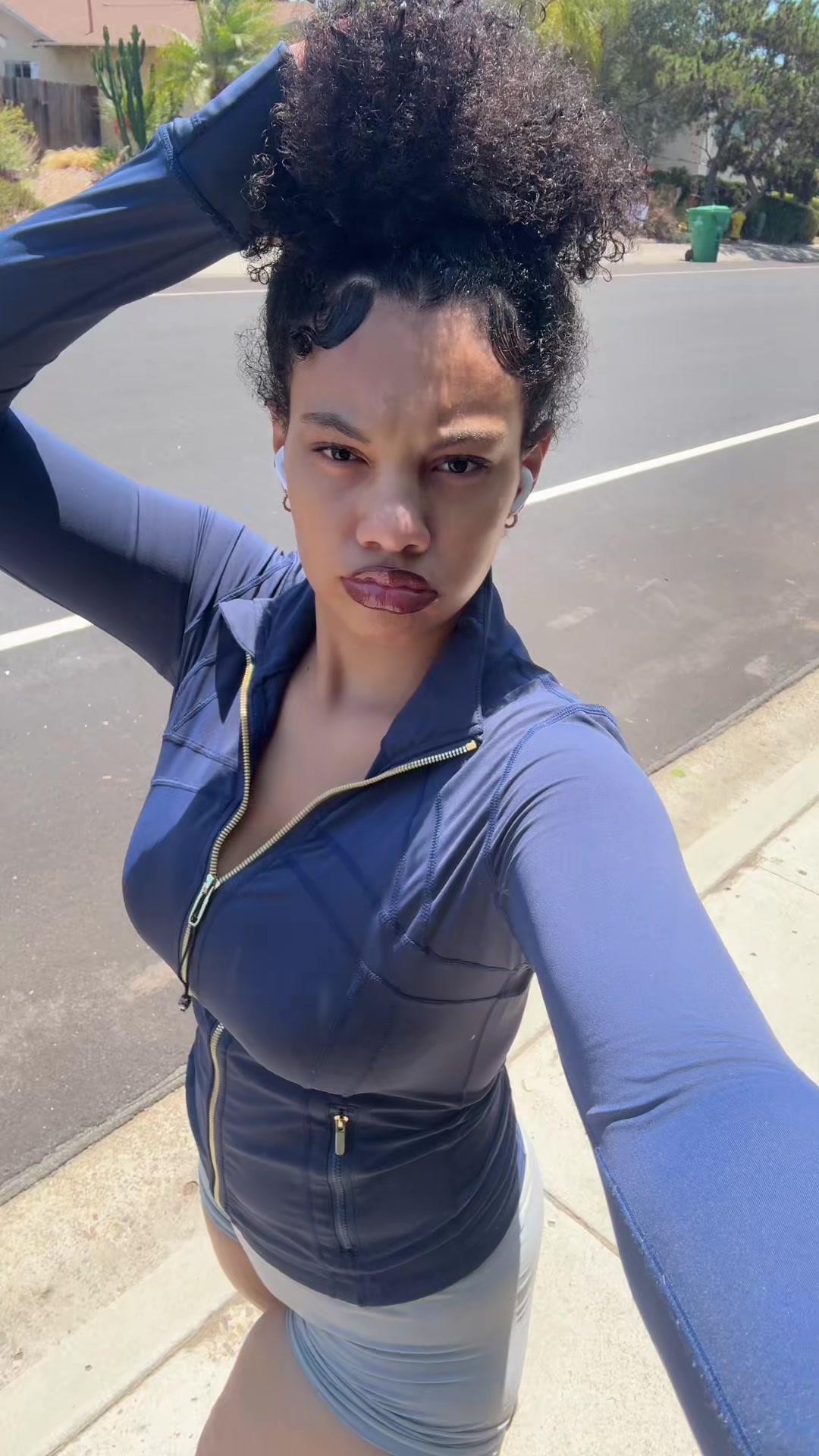 @𝒟𝑜𝓃𝓎𝒶💋