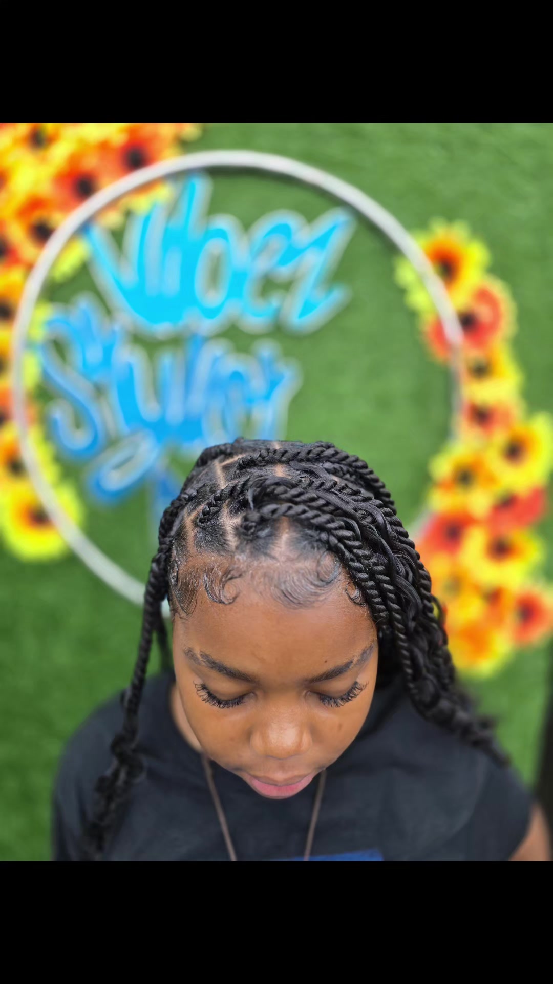 @TheVibezStylistNicole