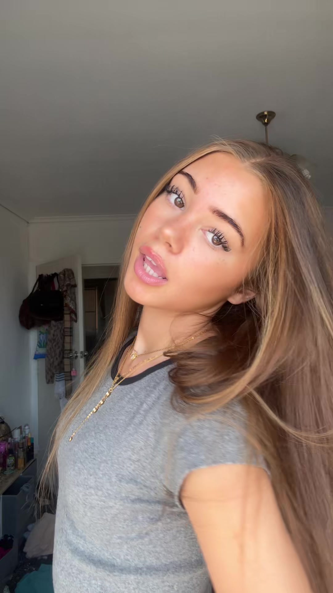 @connieeconw