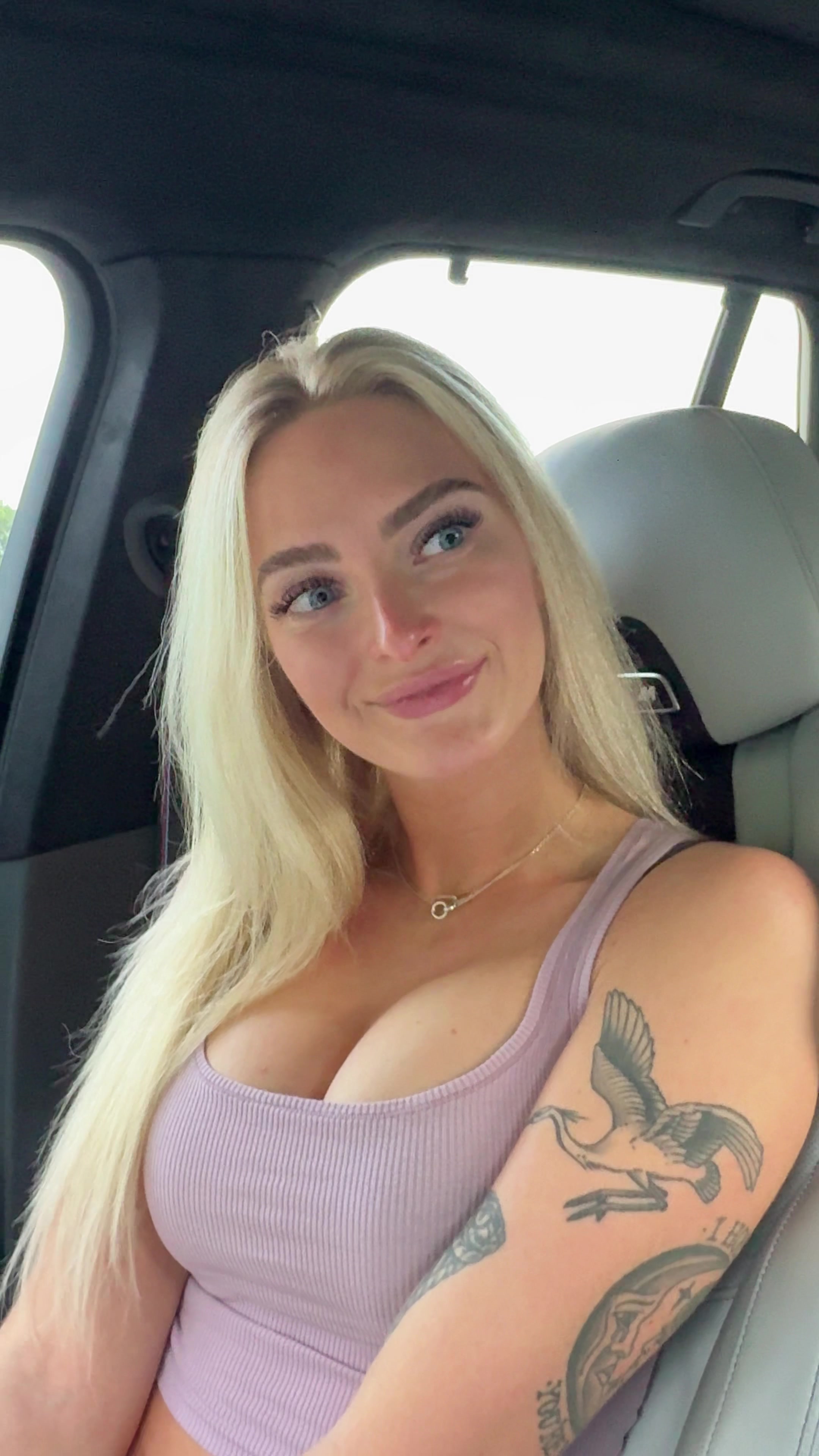 @itskellicarter