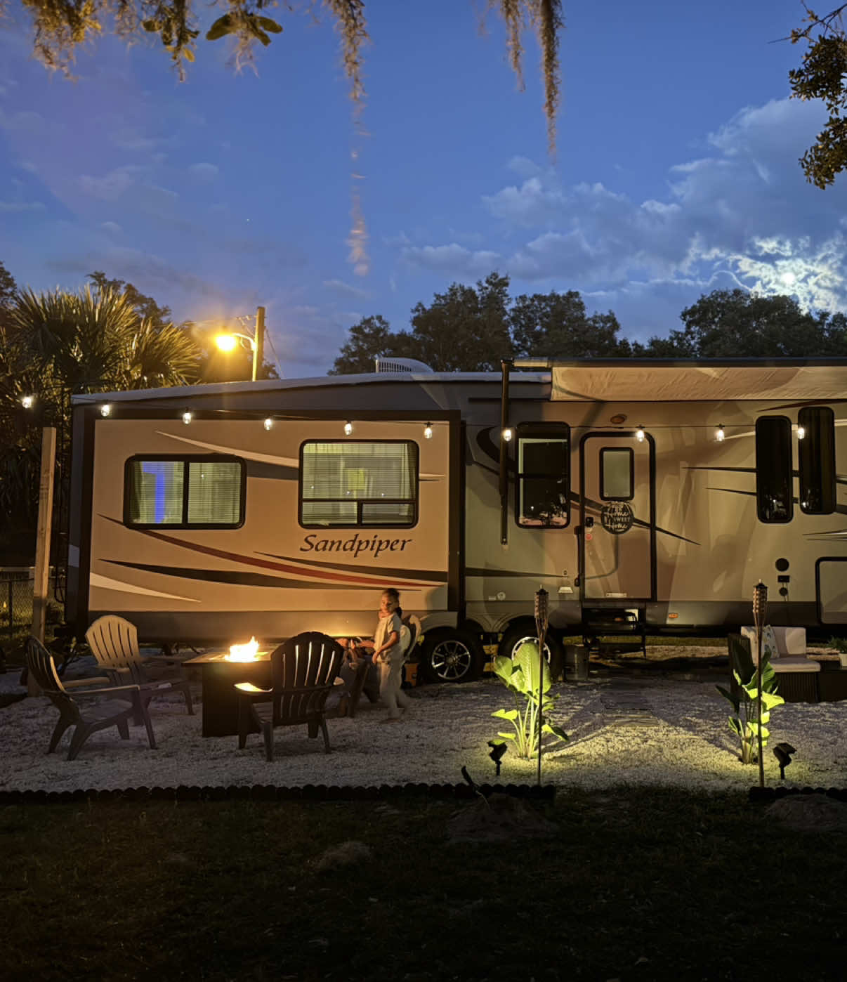 @Yulie| RV living family of 4