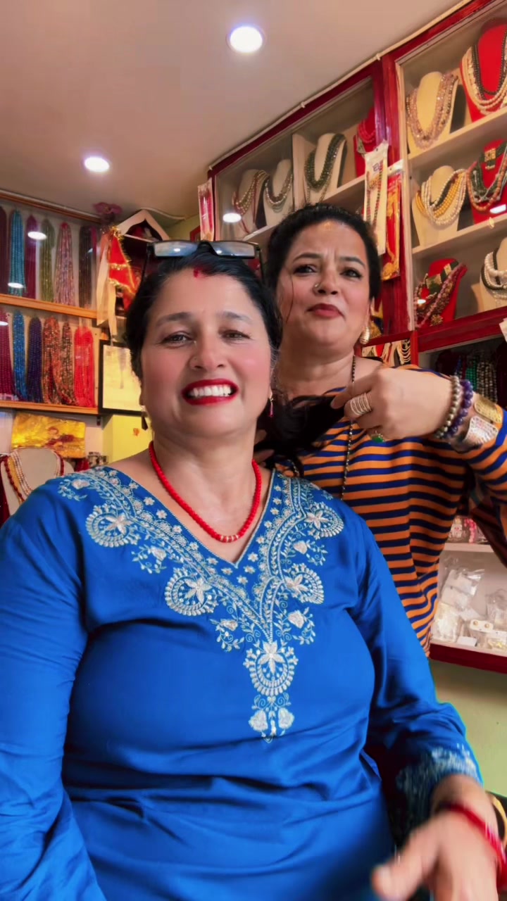 @🧿Divya thakuri 🧿( designer )