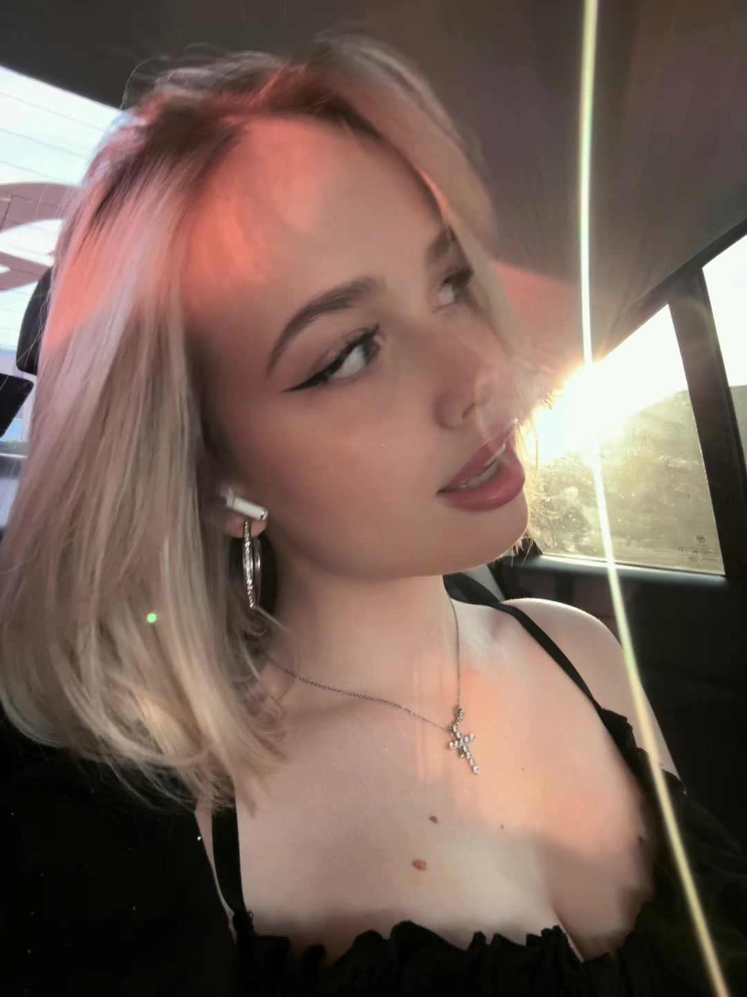 @LILY ♡︎