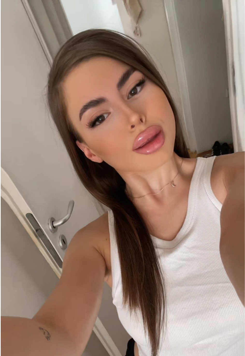 @Luna