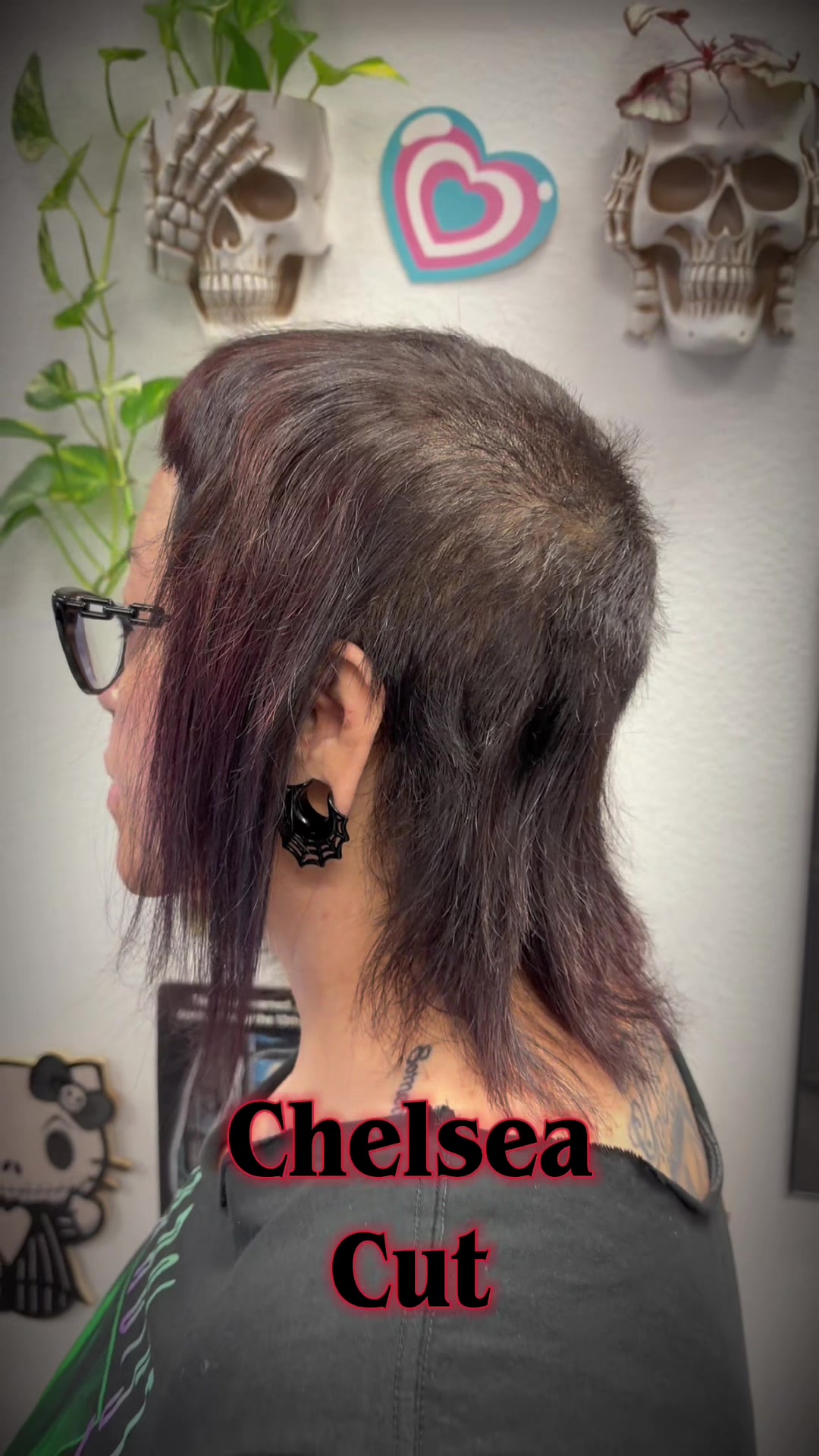 @Looks That Kill Salon