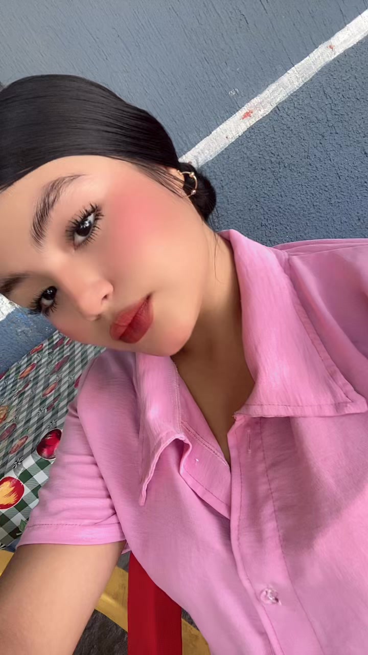 @Its_Leislani🍓
