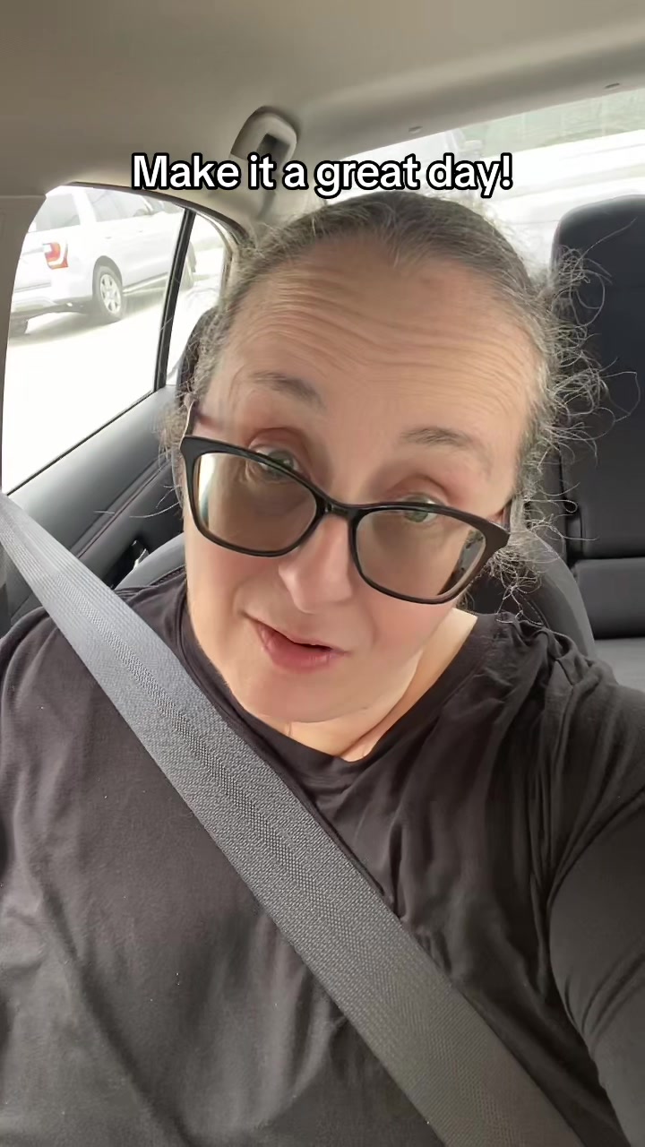 @ItsGivingCarla