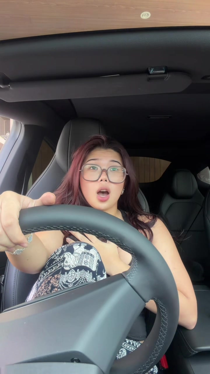 @queenniecute