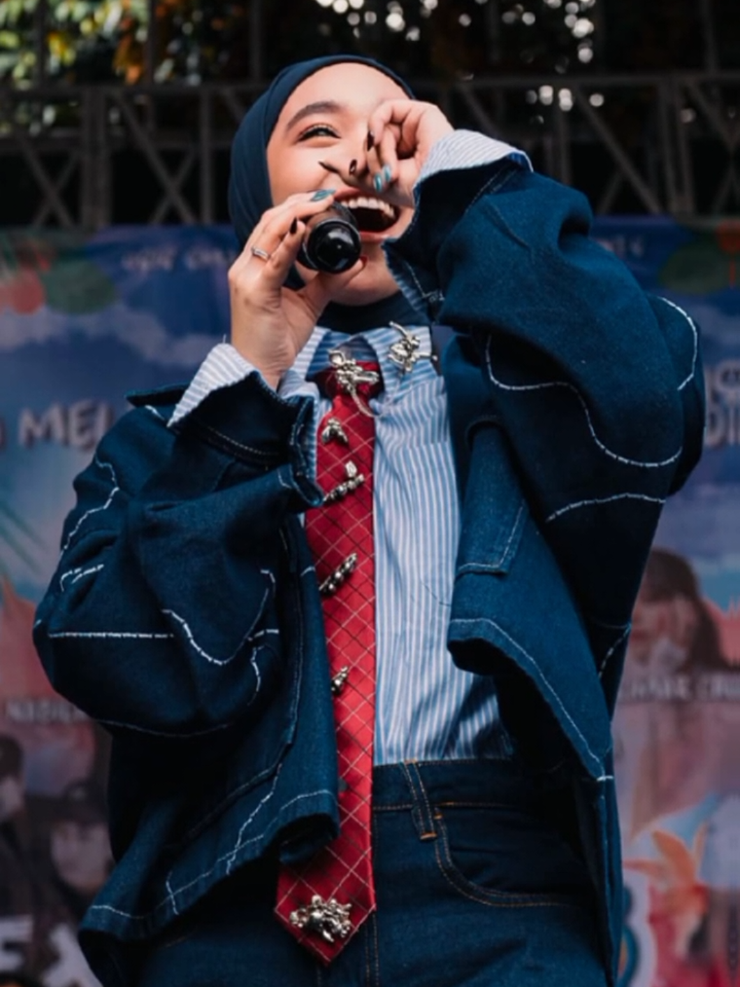 @Inisial F