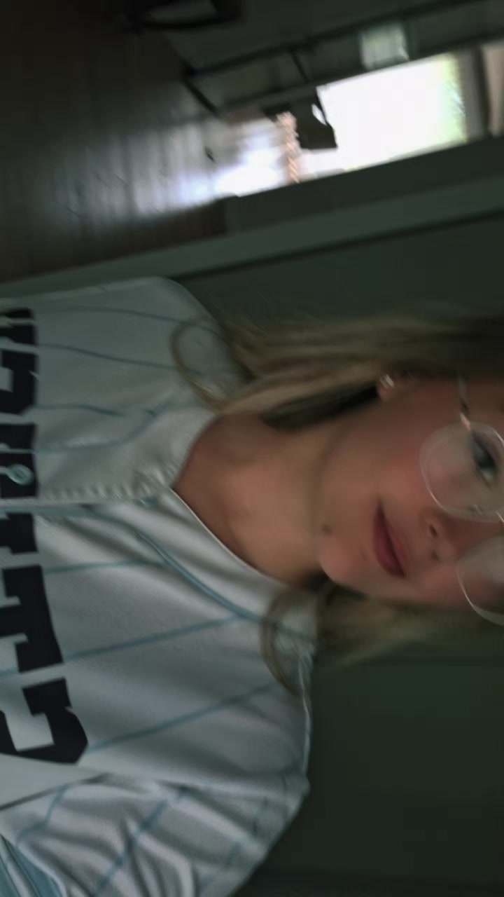 @:โ