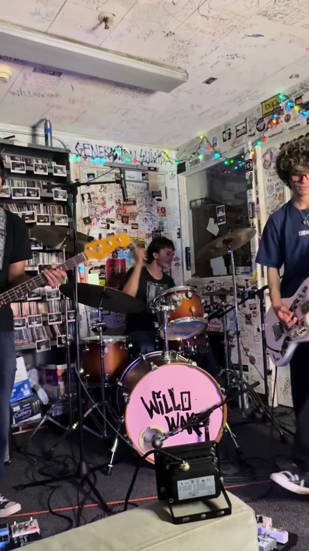 @willowake