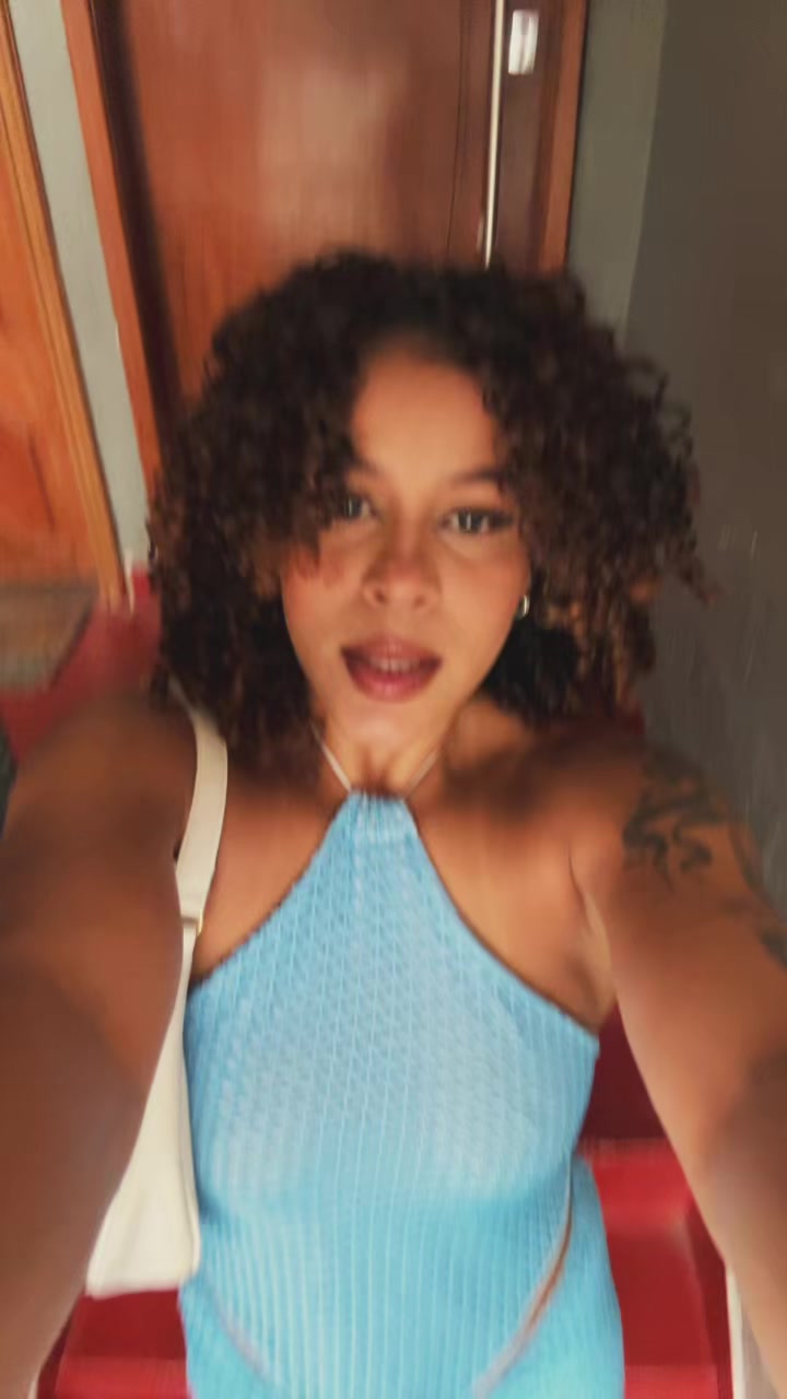 @L&iacute;via Trindade