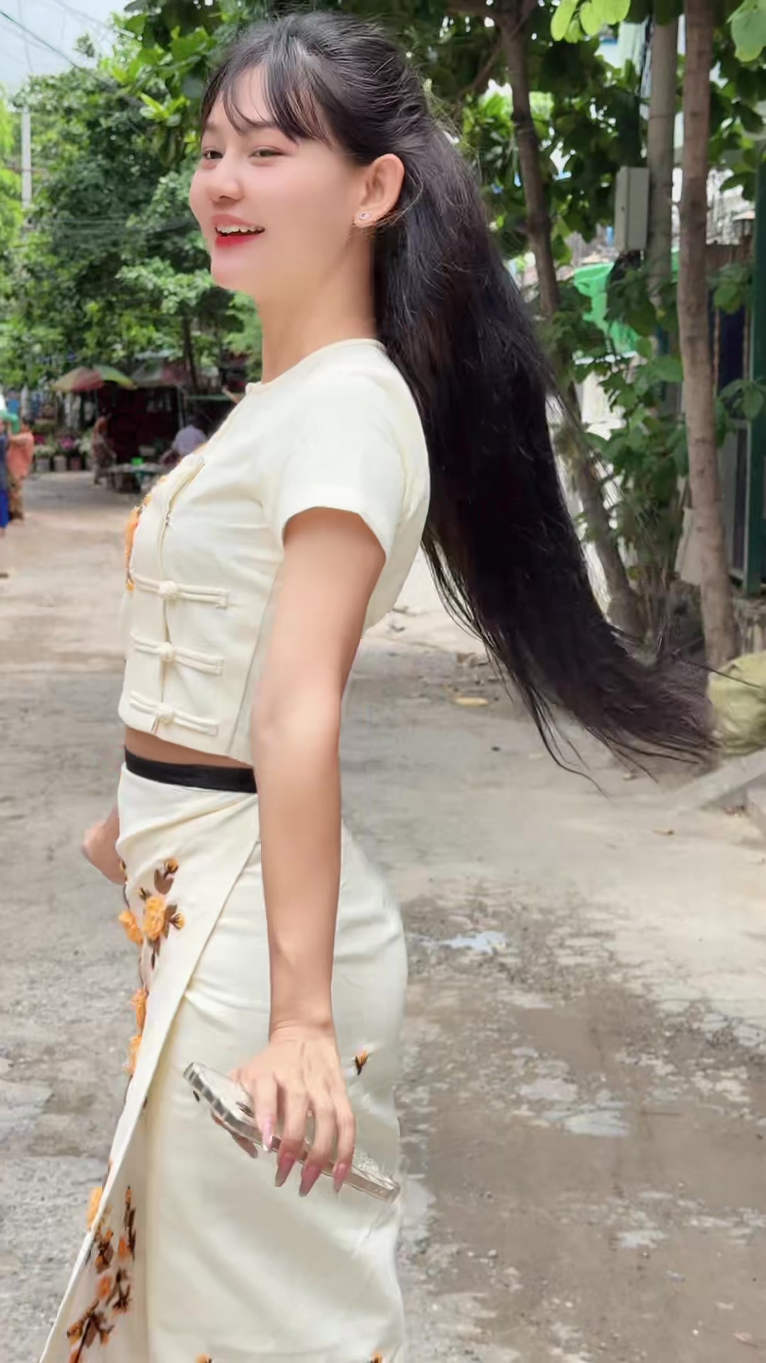 @Wutt Yi (La Wunn San)đ