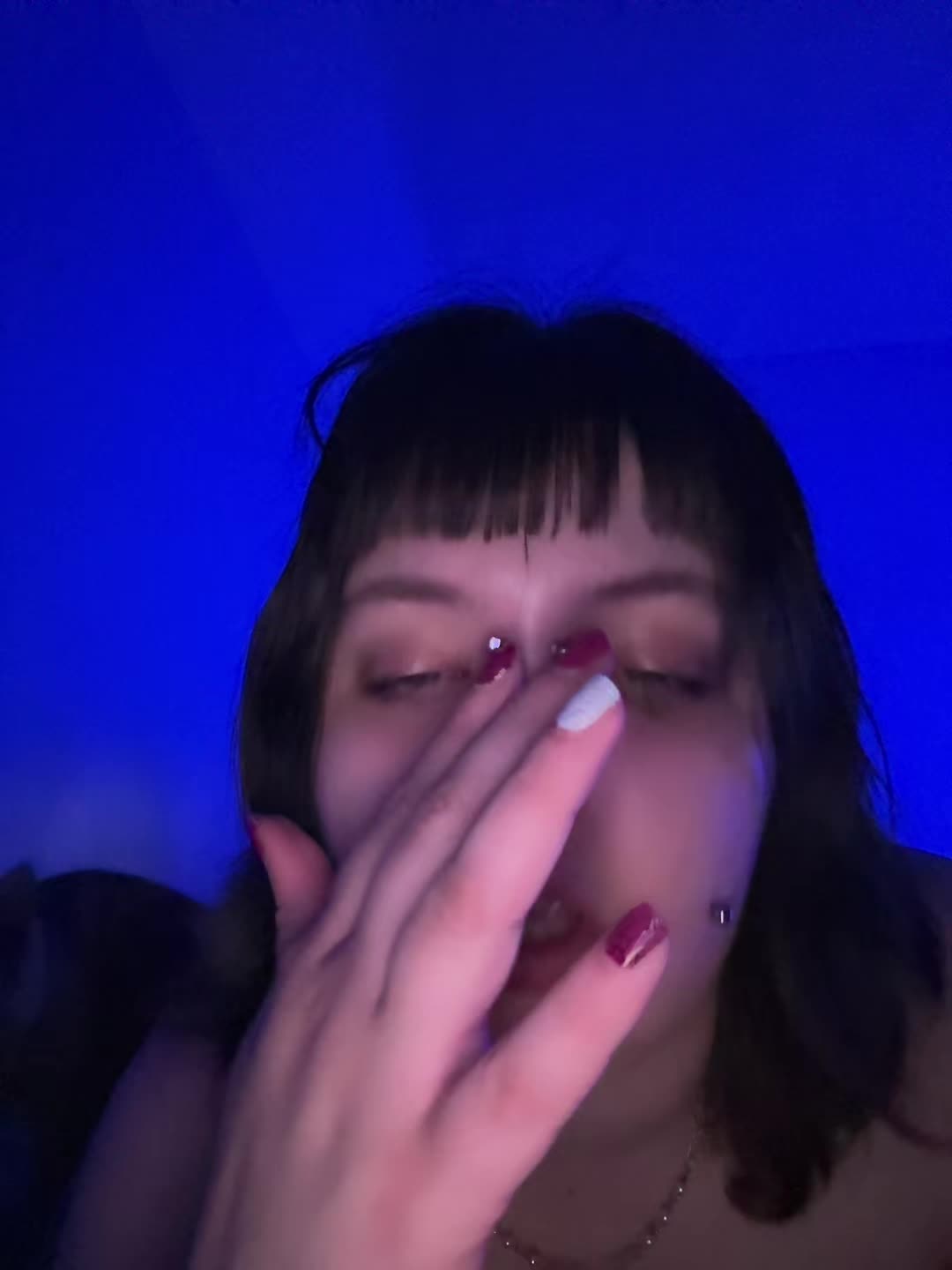 @mo