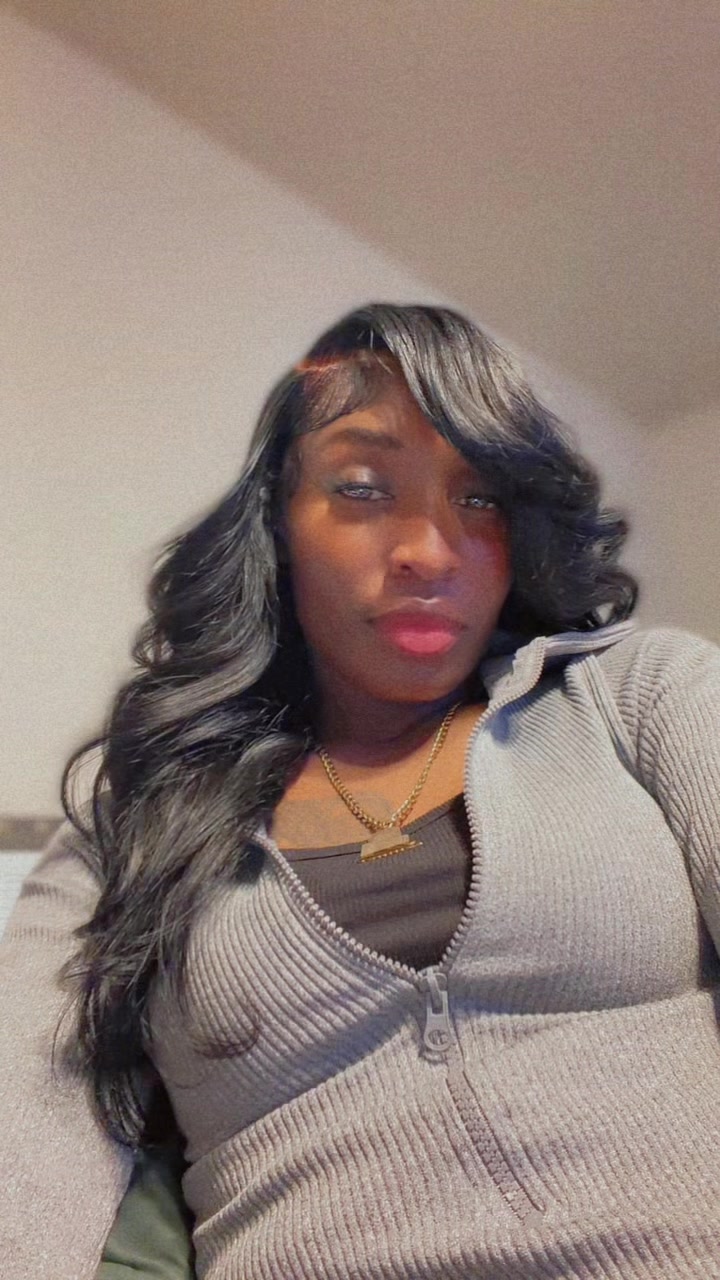@Ebony Nicole 🍒