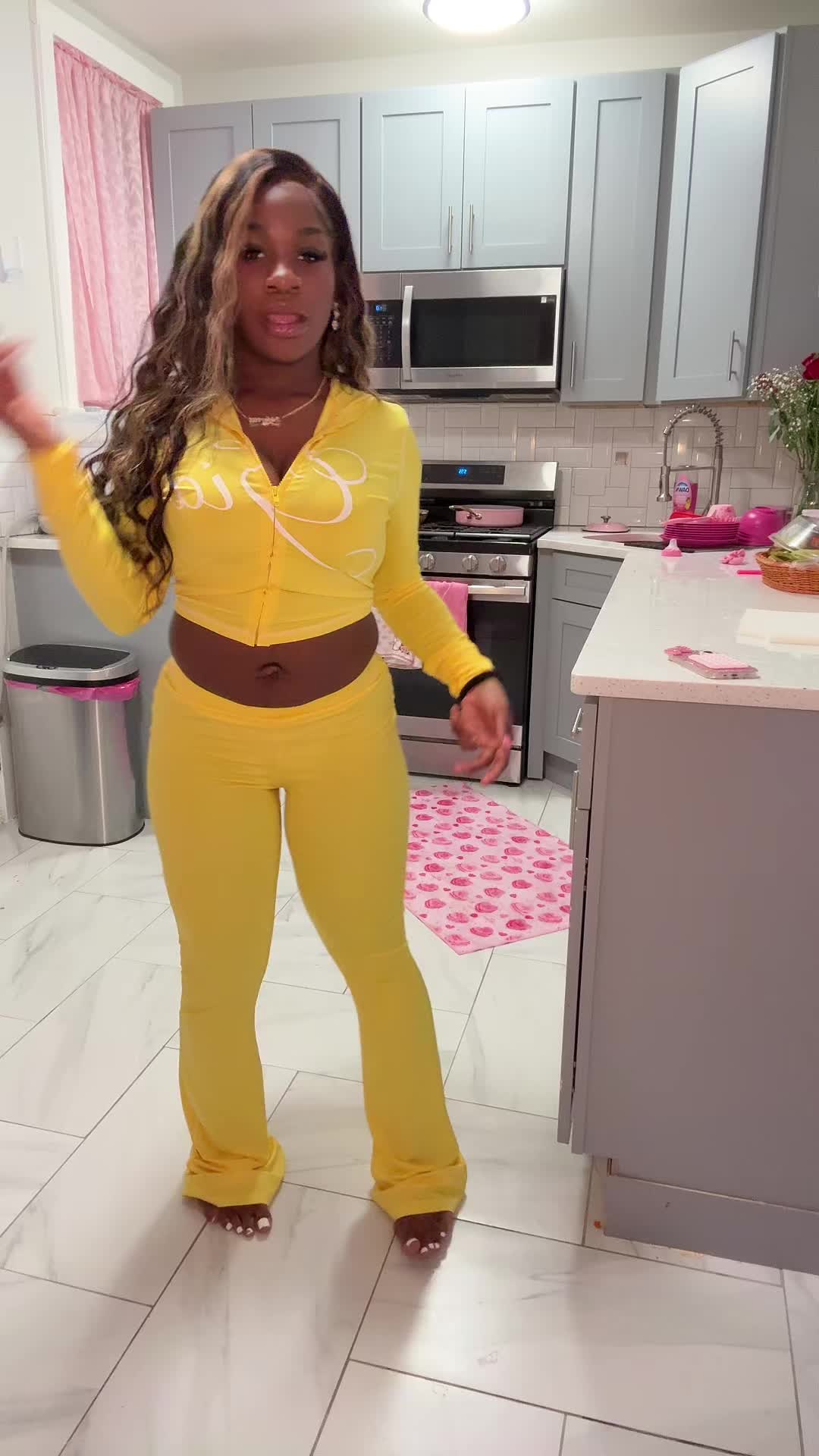 @nefertitixoxo