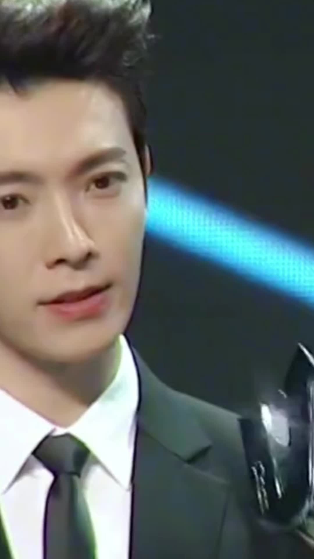 @Rina white