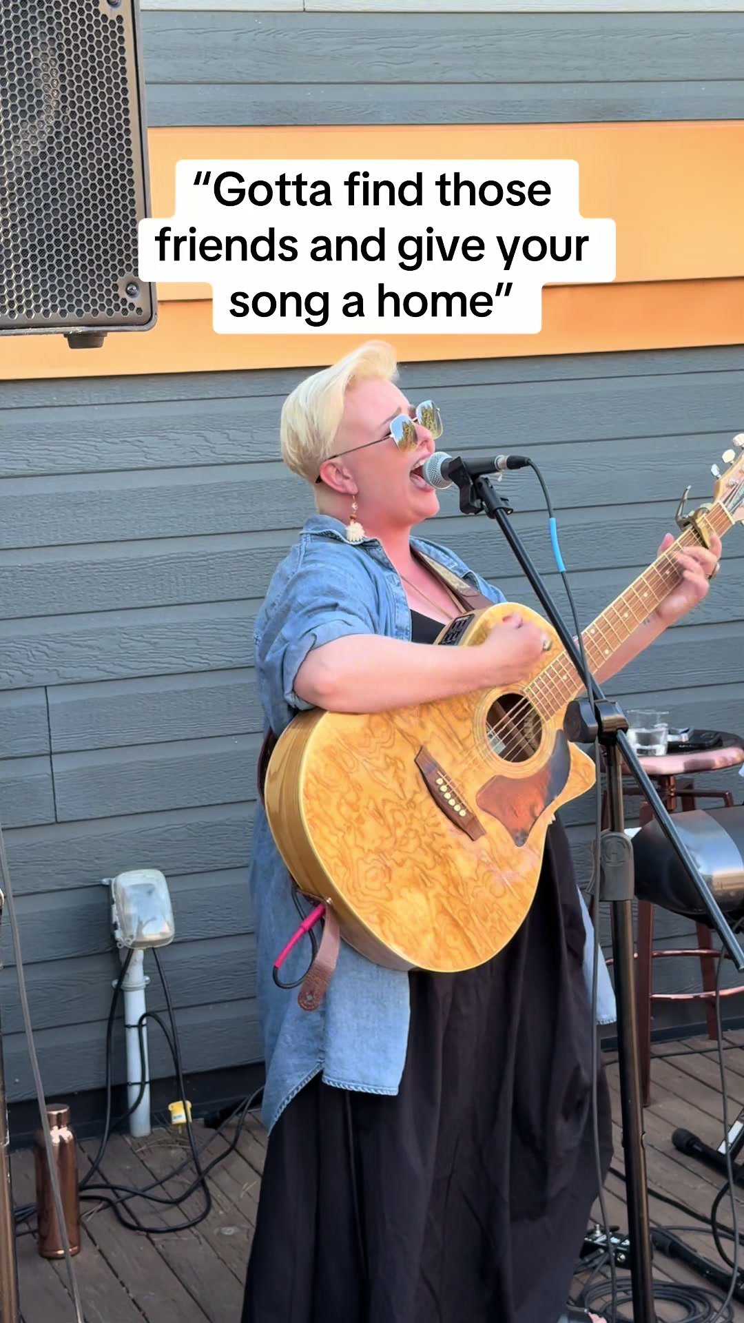 @🇨🇦 Bernadette Connors