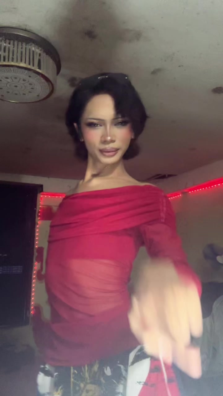 @ur.gurl_zxn